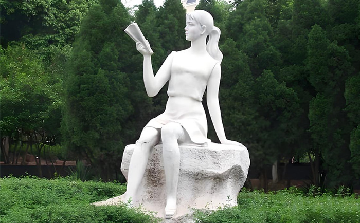 千年匠心，傳世之美——優(yōu)藝雕塑定制人物石雕藝術