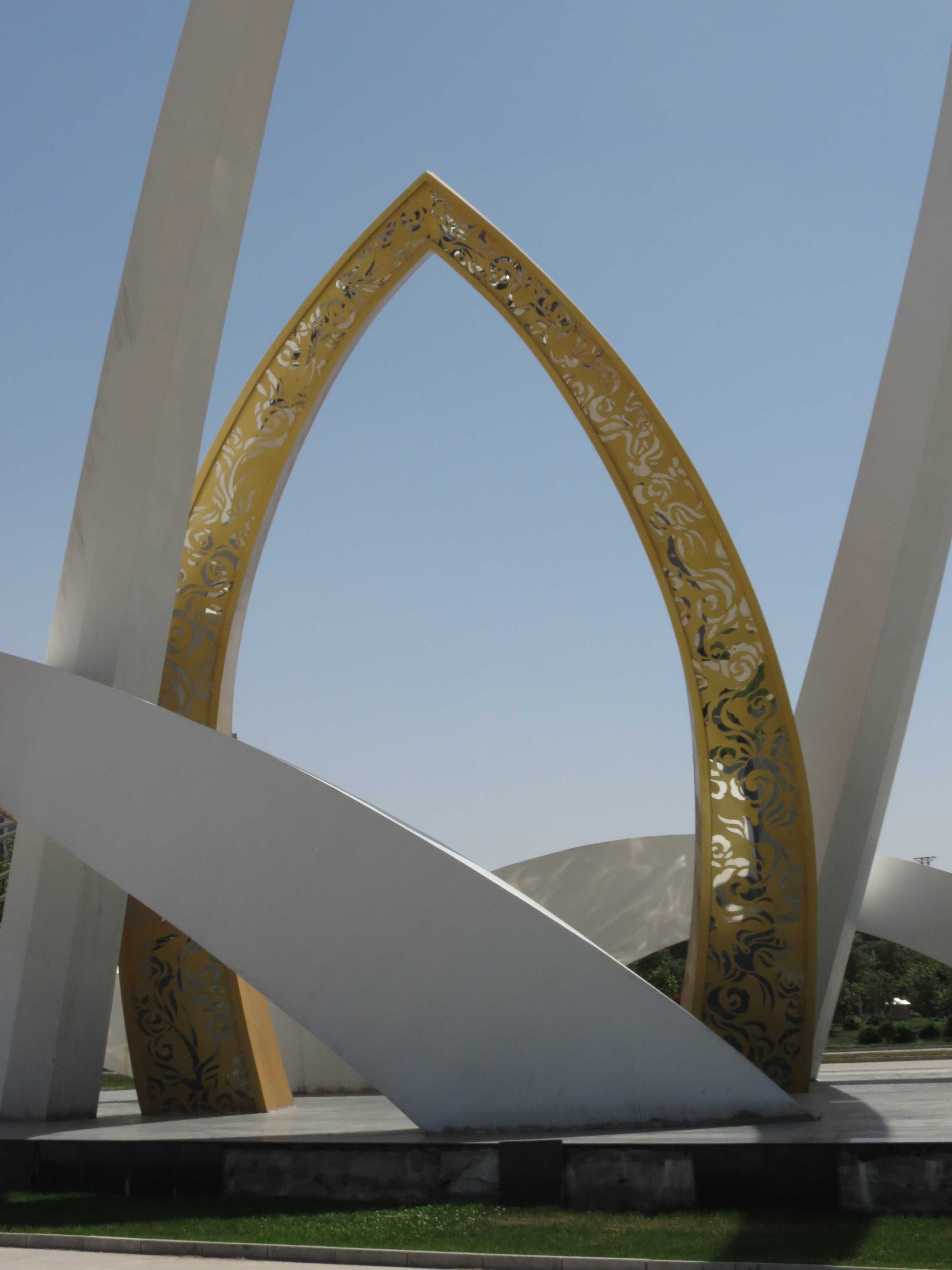 大型不銹鋼雕塑，機(jī)場(chǎng)不銹鋼雕塑，廣場(chǎng)景觀雕塑