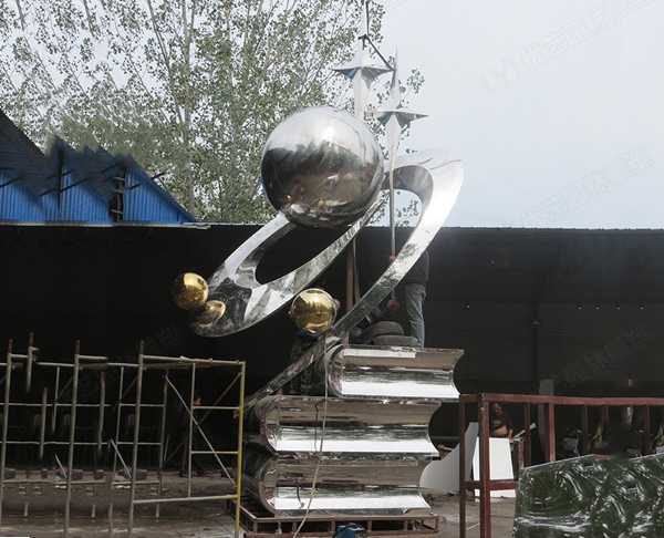 不銹鋼雕塑材料制造技術(shù)有什么？