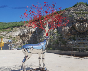 人們?yōu)槭裁聪矚g擺放不銹鋼鹿雕塑？